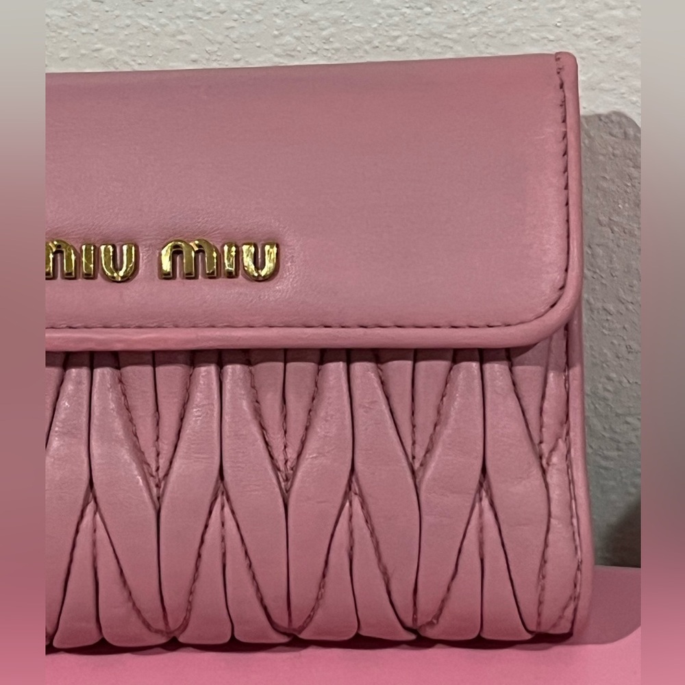 💖SOLD💖Miu Miu Pink Wallet - Picture 5 of 17